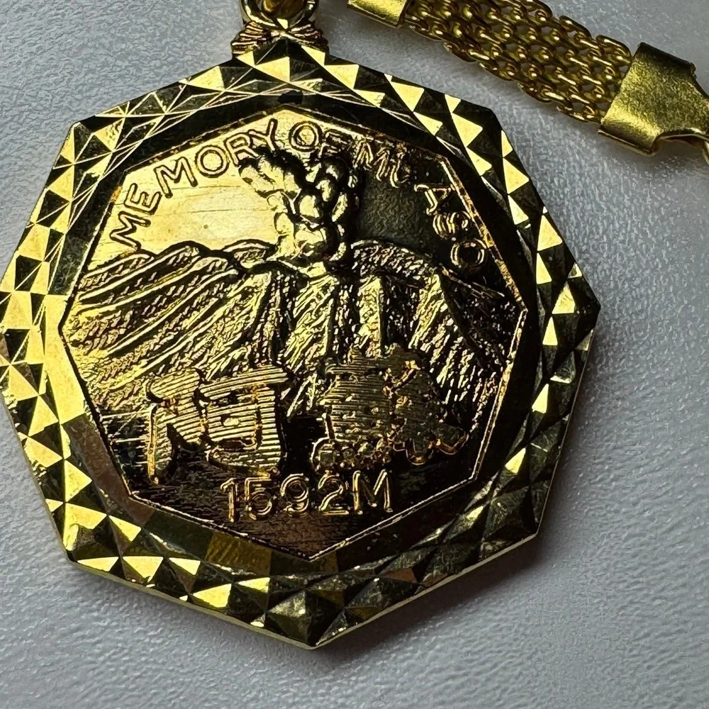 Mount Unzen Japan Volcano Key Chain‎ 24KGP IWASAKI Gold Tone